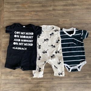 Trendy Boys Rompers/Onesies black & white 0-3mo